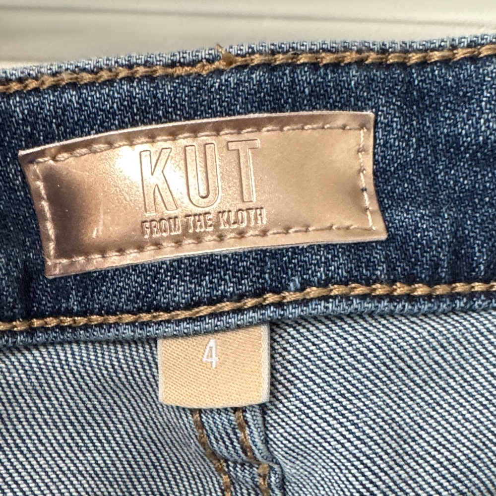Kut from the Kloth Distressed Catherine Boyfriend Jean Shorts - Picture 7 of 8